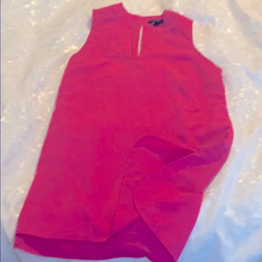 BR | Flirty pink sleeveless blouse- SZ 0 -peep holes 💓 cute w/ blazer & jeans.